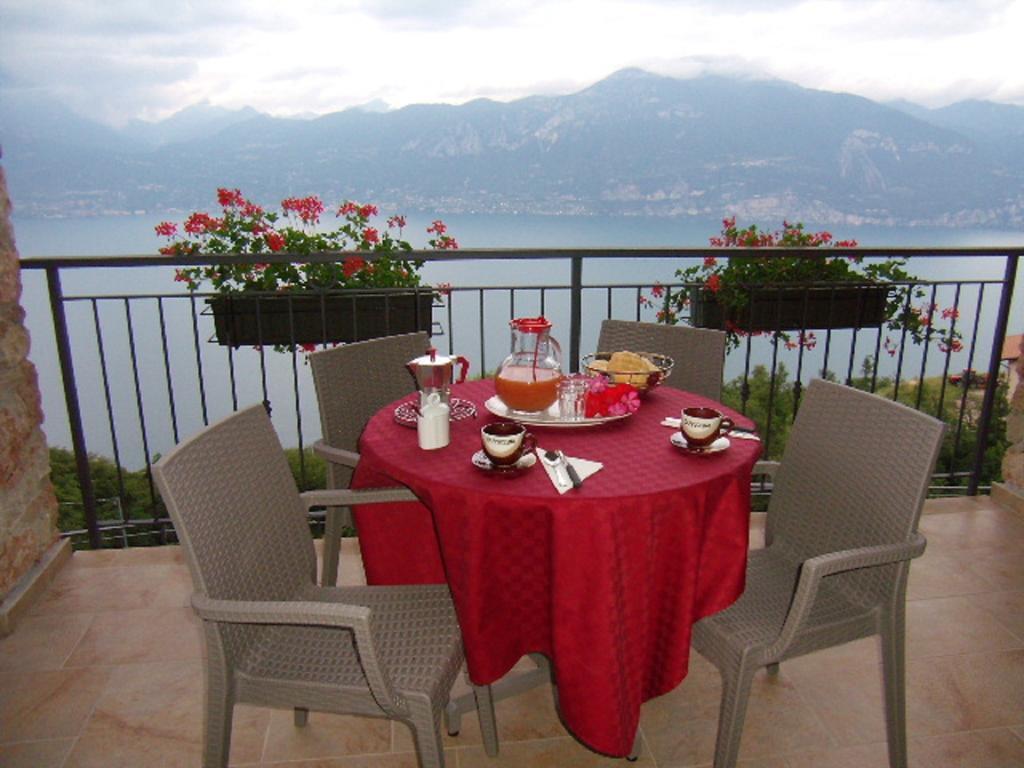 La Casa Di Pericle Aparthotel Brenzone sul Garda Rom bilde