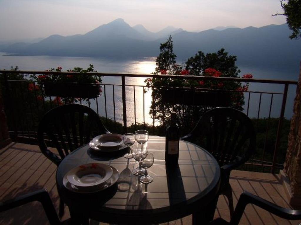 La Casa Di Pericle Aparthotel Brenzone sul Garda Eksteriør bilde